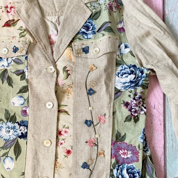 Floral Beige linen lightweight button down Jacket - Picture 5 of 12